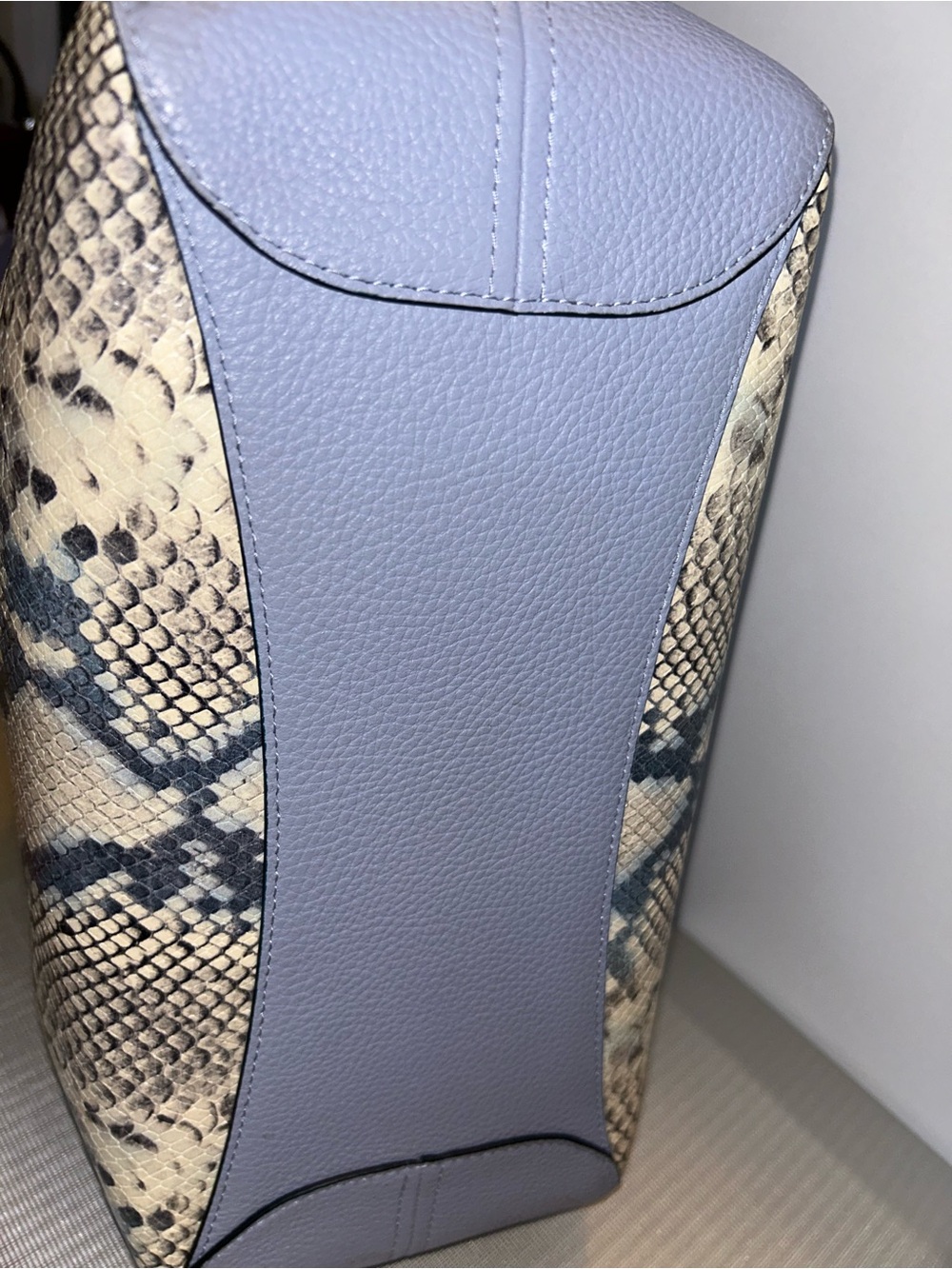 Like new Kate Spade Leila Medium Shoulder Bag - Picture 5 of 9